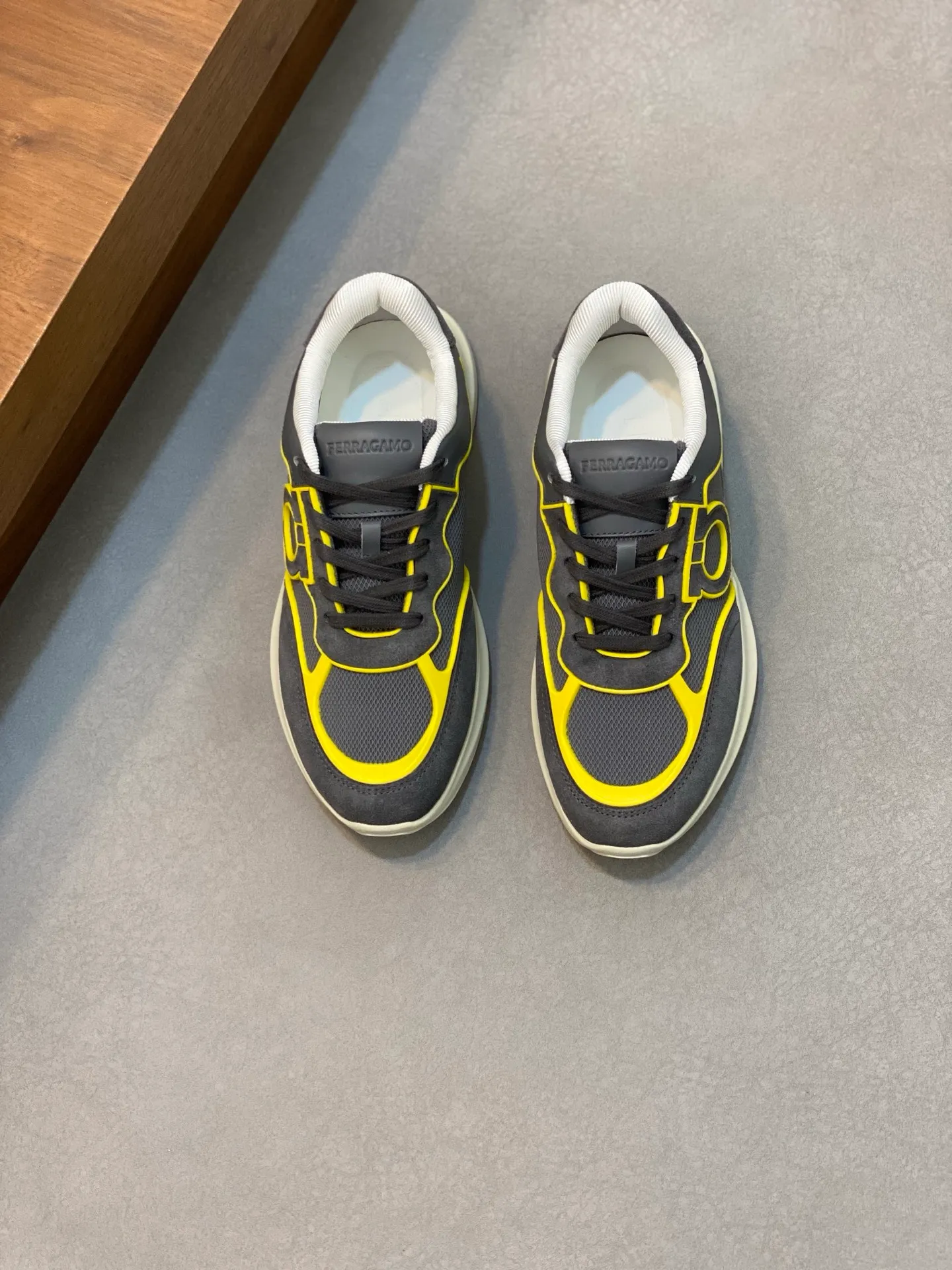 Men's men's shoes 💰700 [Ferragamo] Ferragamo - High-end quality original order - Upper: original cow suede leather with breathable mesh, brand logo sewn on the shoe body - Lining: brand canvas, foot pads; water-dyed cowhide - Outsole: rubber outsole - Super high quality control·Fine workmanship: Prominent (high-end·luxury·grade) Size: 38-44 (38 45, can be customized)